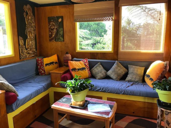 โกลบอล วิลเลจ ทราเวลเลอร์ ลอดจ์ Hostel เกรย์เมาท์ ภายนอก รูปภาพ Interior of the Treehouse