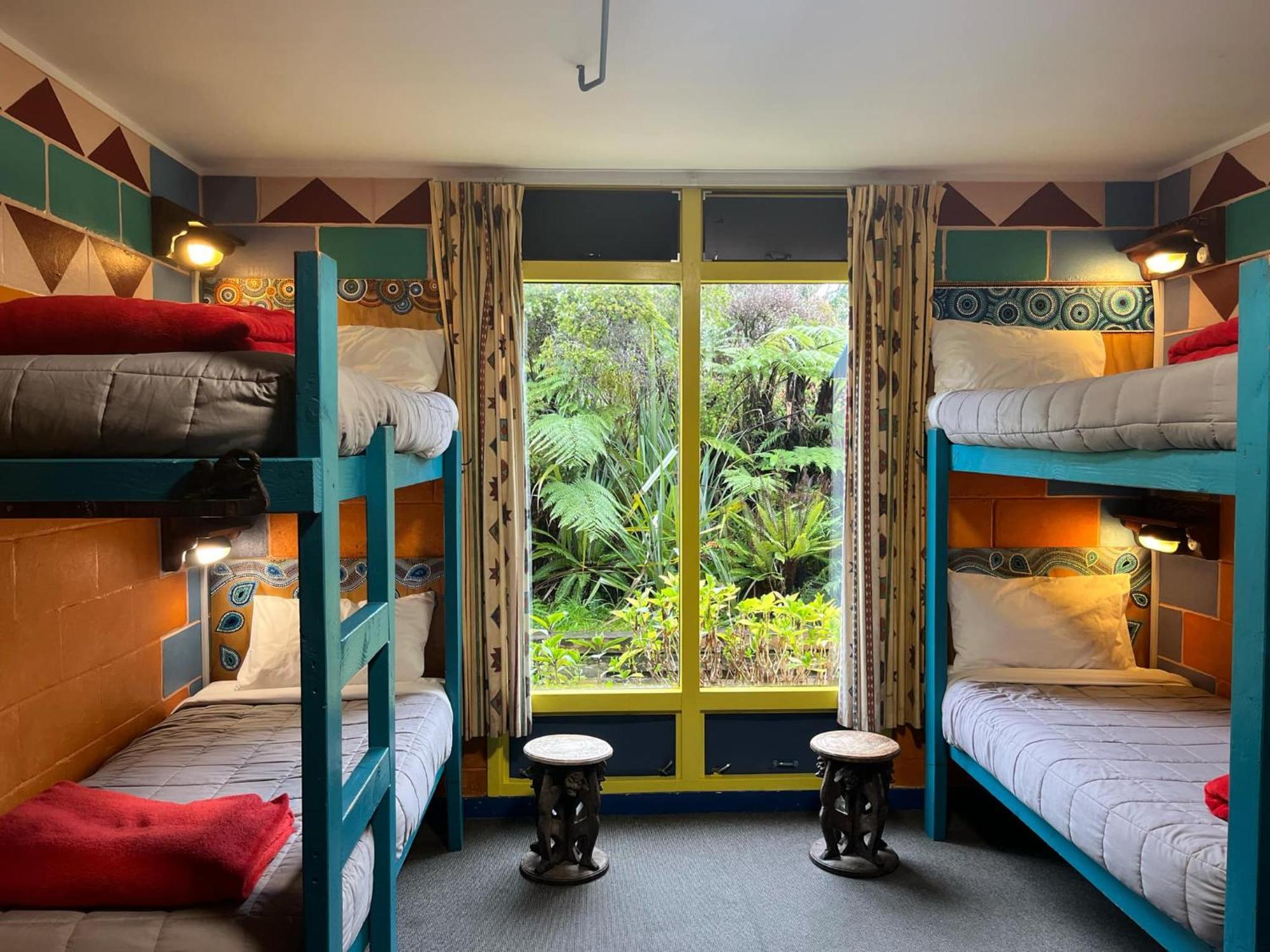 โกลบอล วิลเลจ ทราเวลเลอร์ ลอดจ์ Hostel เกรย์เมาท์ ภายนอก รูปภาพ A room at the hostel