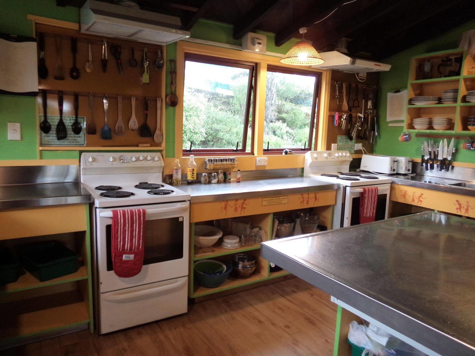 โกลบอล วิลเลจ ทราเวลเลอร์ ลอดจ์ Hostel เกรย์เมาท์ ภายนอก รูปภาพ The kitchen at the farm