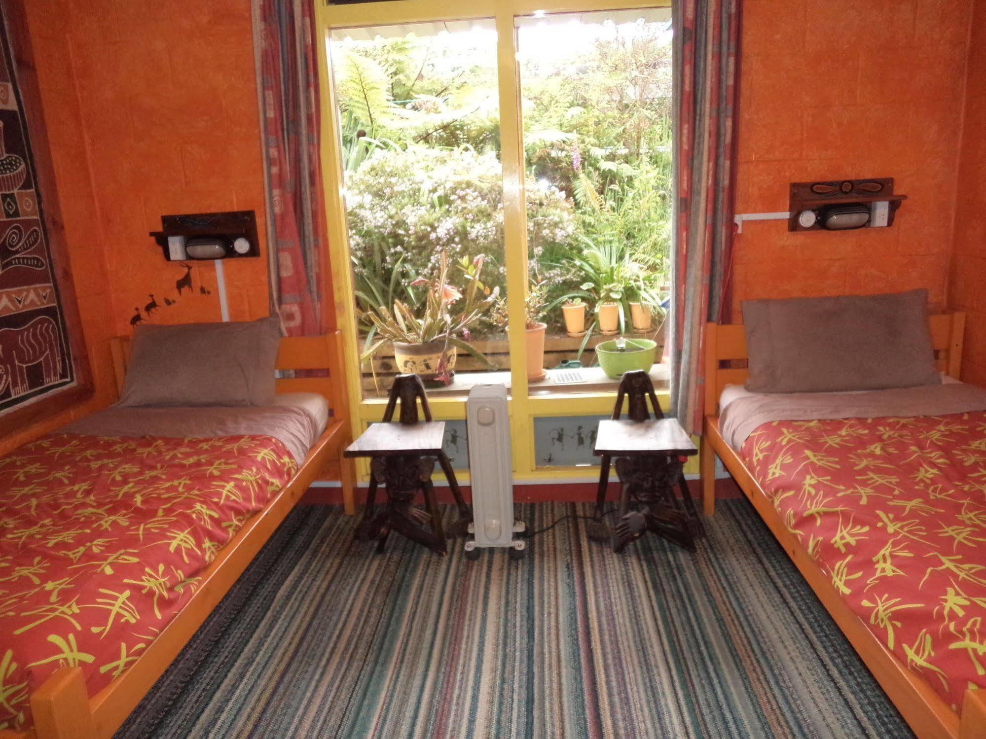 โกลบอล วิลเลจ ทราเวลเลอร์ ลอดจ์ Hostel เกรย์เมาท์ ภายนอก รูปภาพ A typical room at the hostel